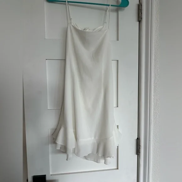 Lucy in the sky aubrey ruffle white dress - Picture 3 of 3